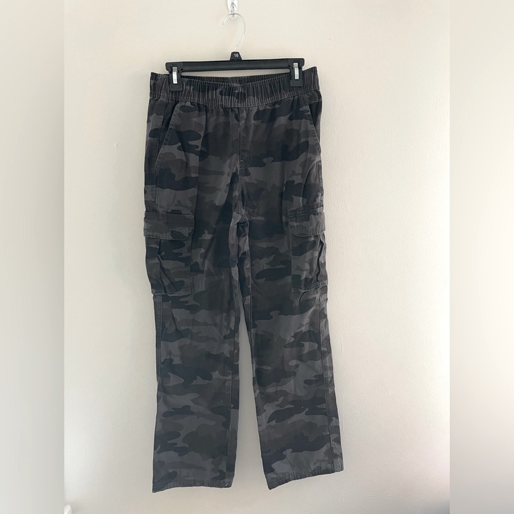Boy’s Children’s Place Husky Size 14 Night Camo Pants